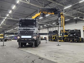 AROCS 3253 8x8 / 65 t/m CRANE + JIB + WINCH / KRAN / GRUA